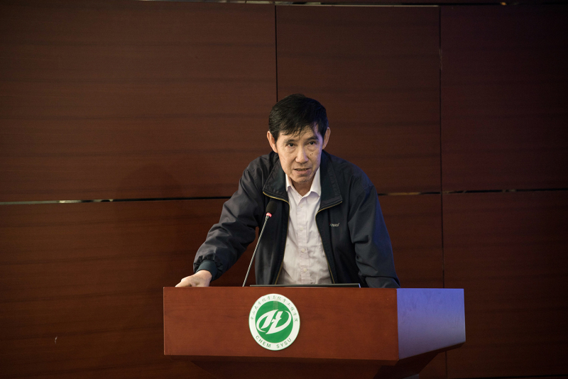共忆往昔事,聚首情意浓